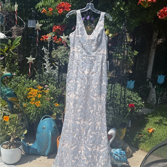 Wedding, formal,prom stunning silver evening dress - Picture 16 of 16